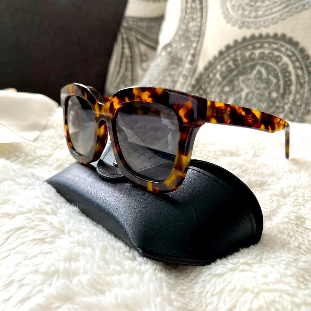 DIFF CARSON - AMBER TORTOISE + BLUE STEEL GRADIENT + POLARIZED SUNGLASSES